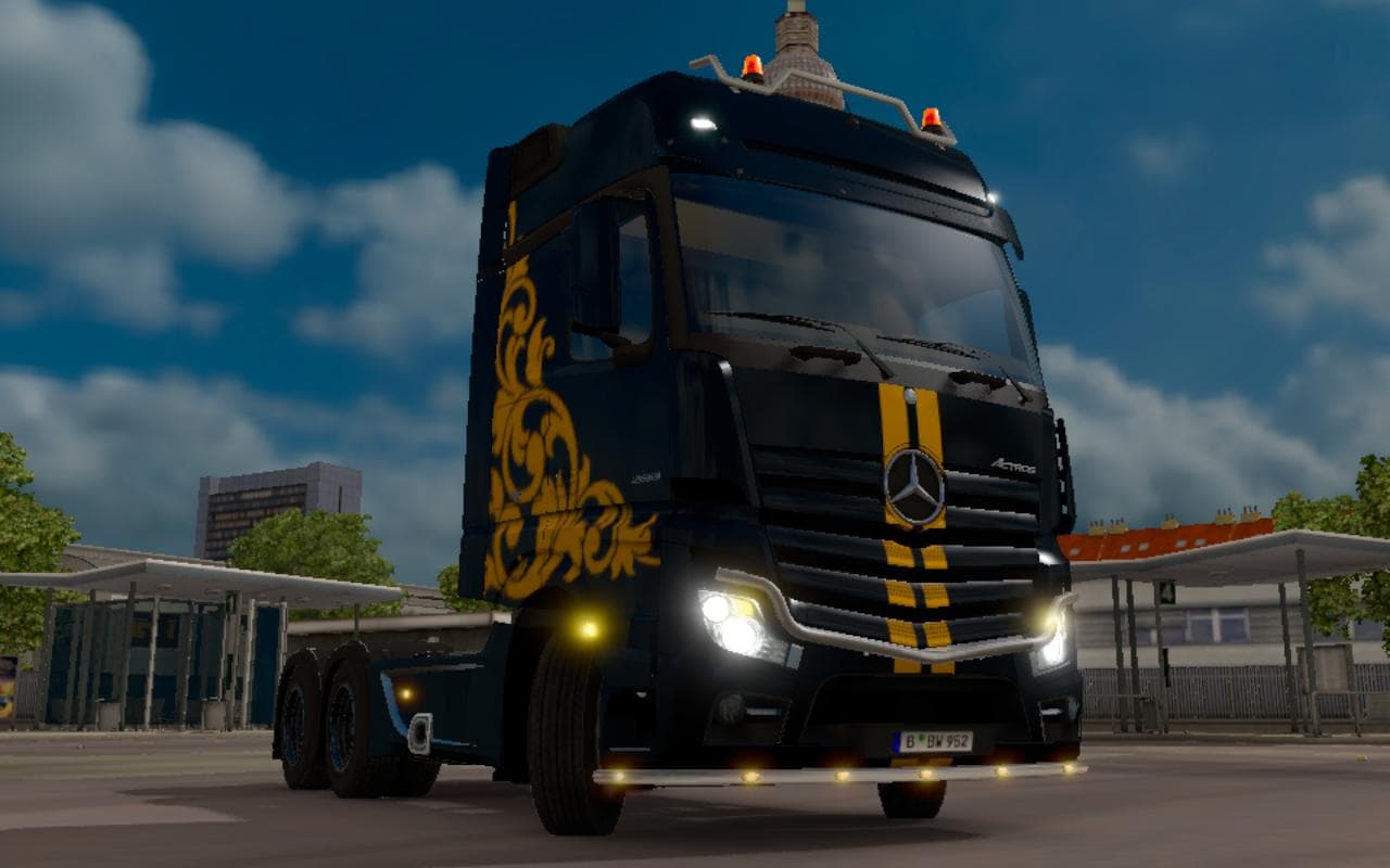 MERCEDES MP IV BLACK & YELLOW SKIN 1.21.X – Skins mod for Euro Truck Simulator 2