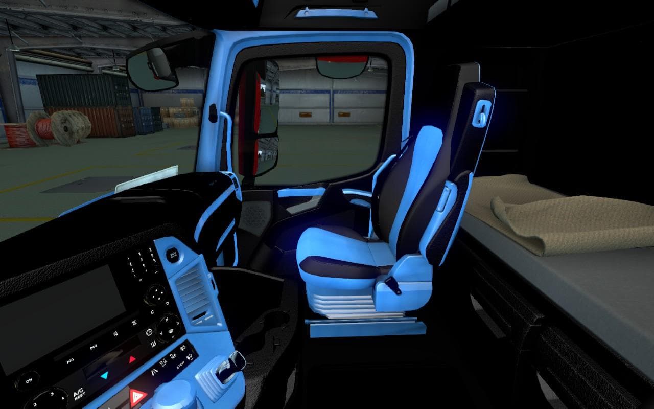 MERCEDES NEW ACTROS BLUE-BLACK INTERIOR 1.22 - ETS2 mods download – other screenshot 2