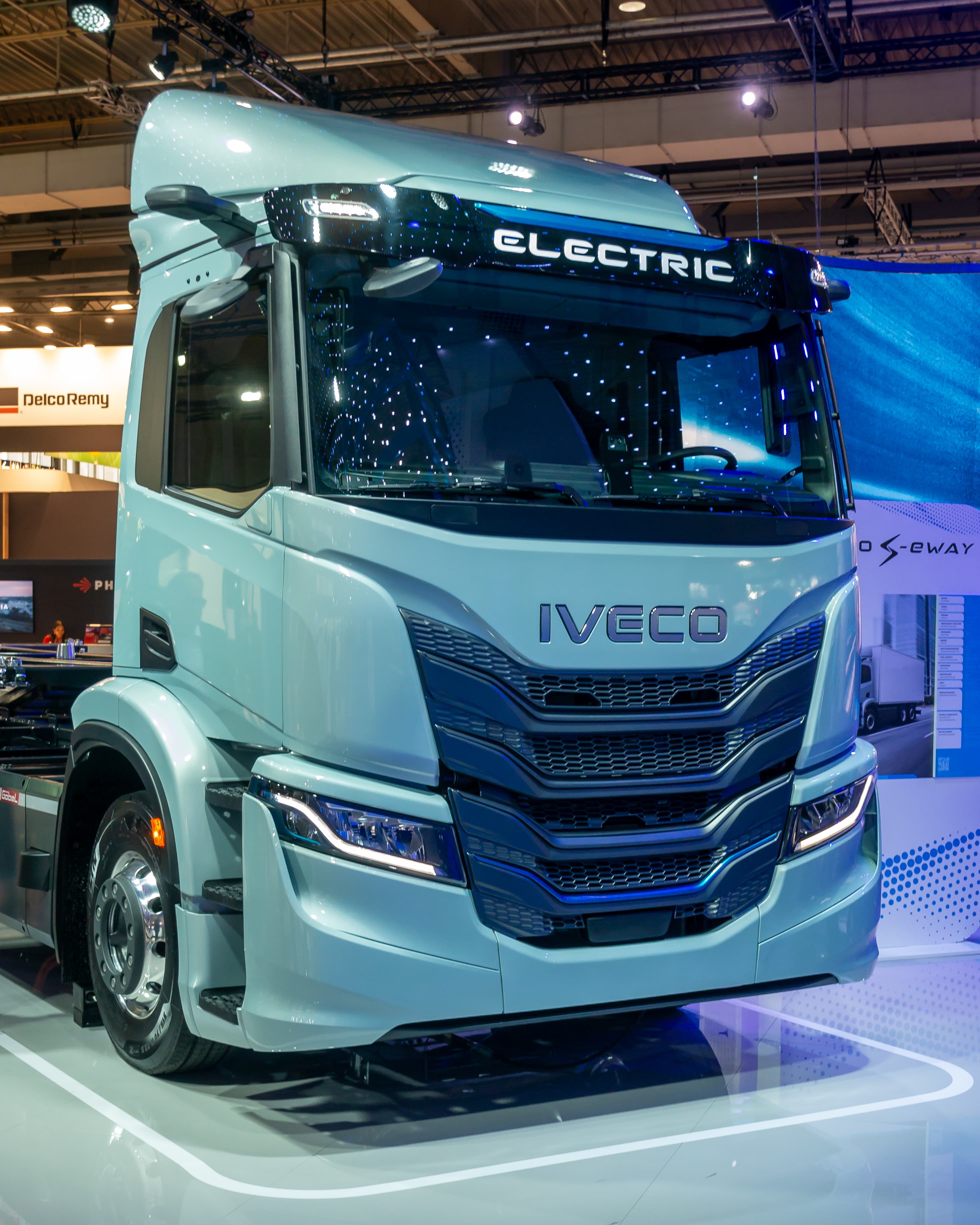 Iveco S-eWay truck
