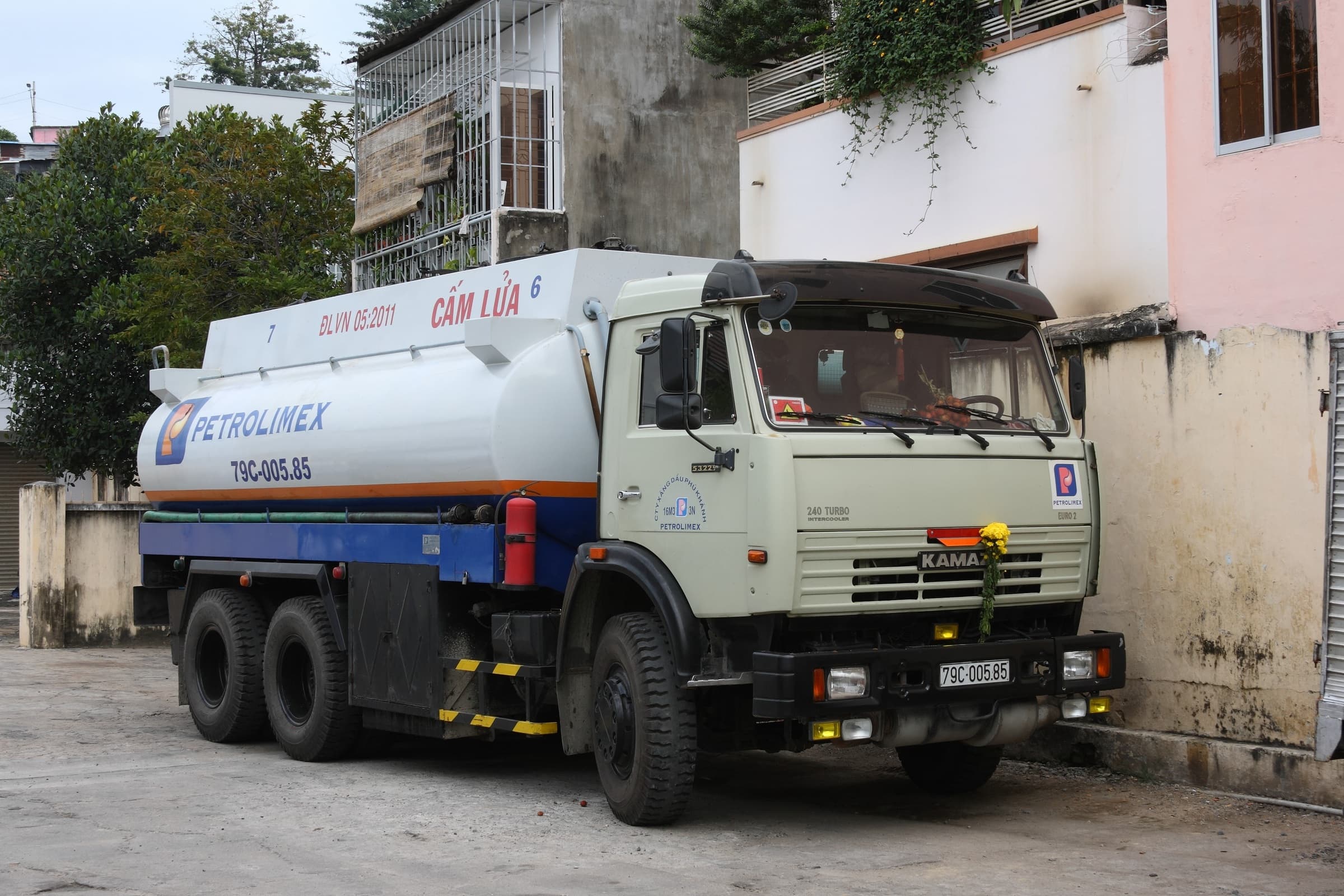 KAMAZ KamAZ-53229 truck