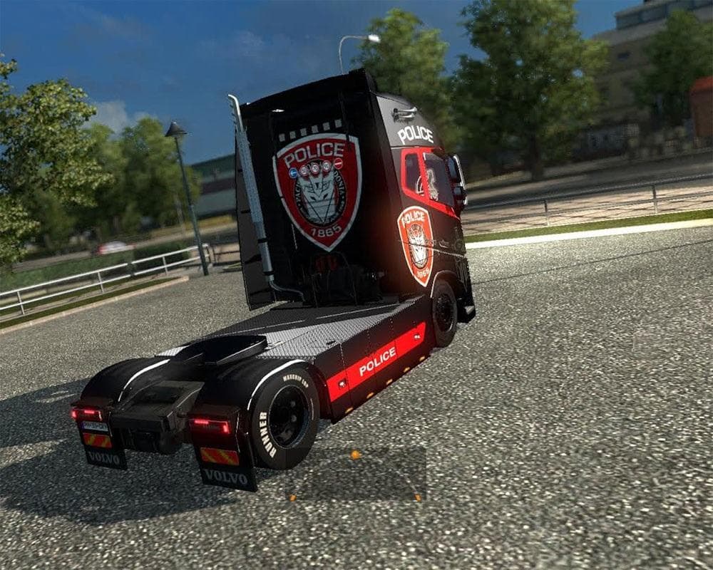 Police Volvo 2013 V2 screenshot 3