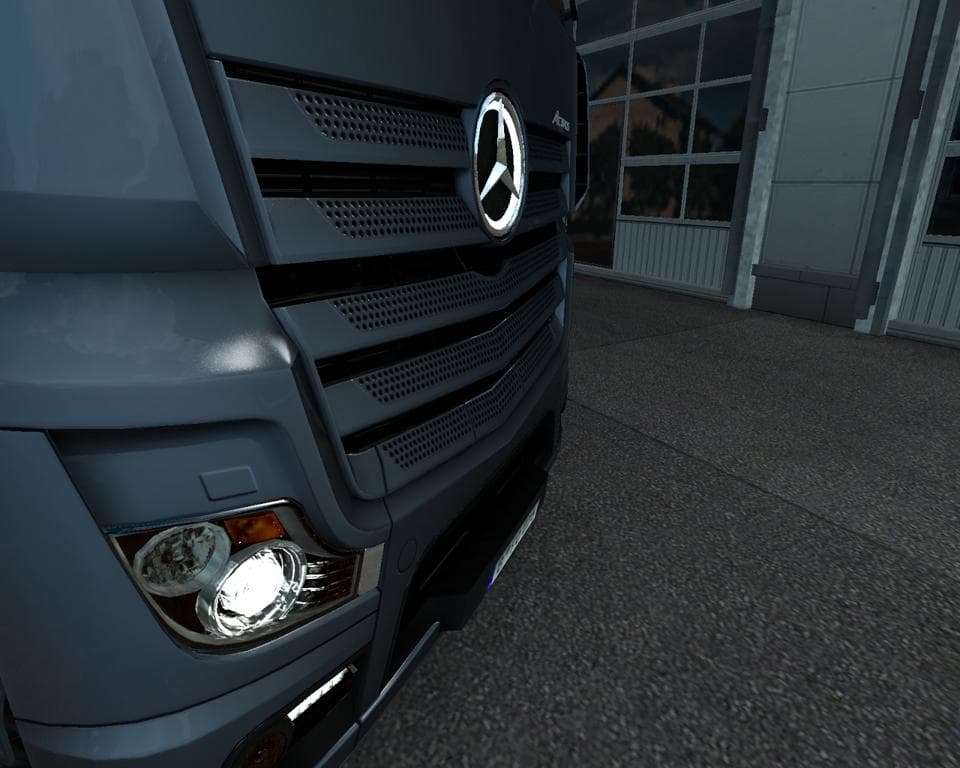 Mercedes MP4 Logo Lights 1.20.x – Parts mod for Euro Truck Simulator 2