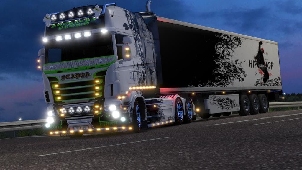 ABSTRACT GIRL COMBO SKIN 1.22 – Skins mod for Euro Truck Simulator 2