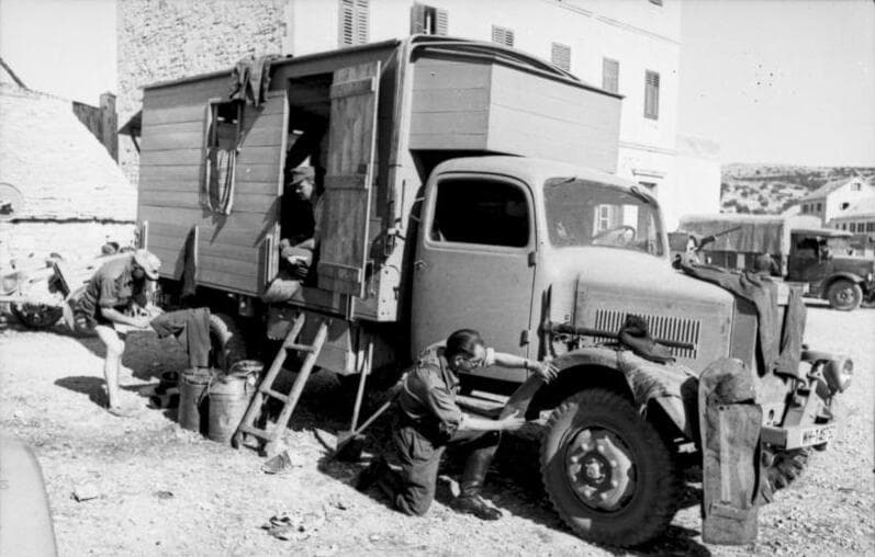 Mercedes-Benz Trucks L3000 truck